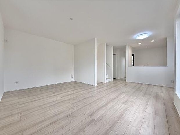 18.87帖のリビングダイニング。リビングは家族のオアシスへ毎日家族が笑顔で生活する空間であるリビング。