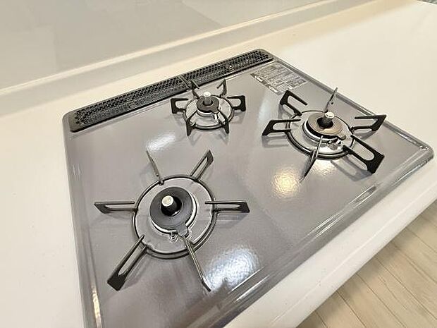 三口コンロでお料理がはかどりますね♪お料理も気分よくできそうです!