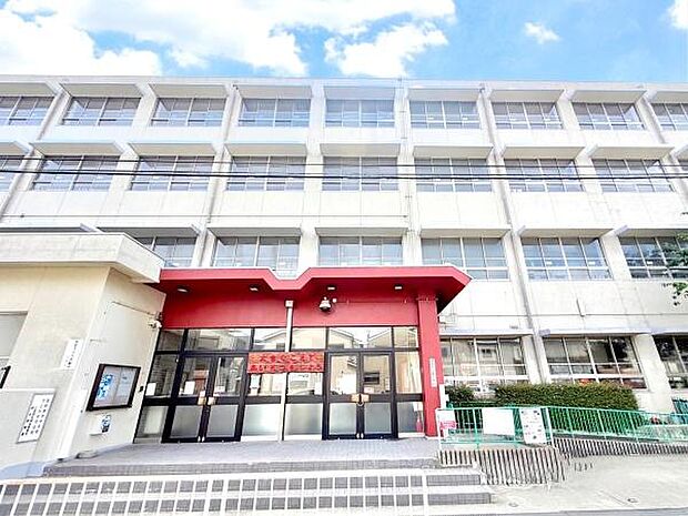 堺市立三宝小学校まで960m