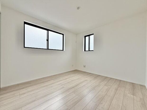 2面採光なので、日差しを長時間受ける事が出来る暖かいお部屋です。
