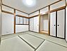 和室：和室は汎用性が高く様々な使い方ができます♪収納と床の間がございます。