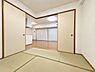 和室：LDKと隣接した4.5畳の和室。開けることで、開放感あふれる空間に！