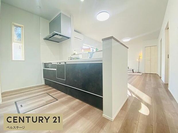 収納スペース豊富のキッチンです！