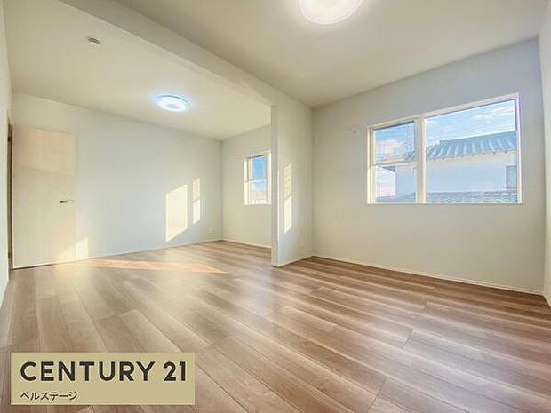 フローリングが綺麗でお洒落な部屋