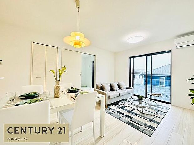 同仕様 窓からしっかり光が入りポカポカ!