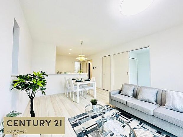 同仕様 窓からしっかり光が入りポカポカ!