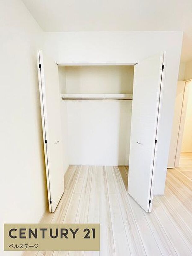 同仕様 洋服がたくさん入りますね!