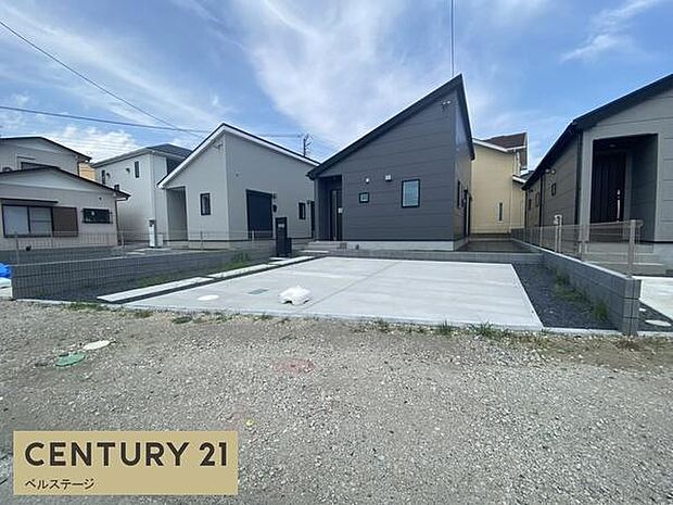 綺麗な広々とした駐車スペース