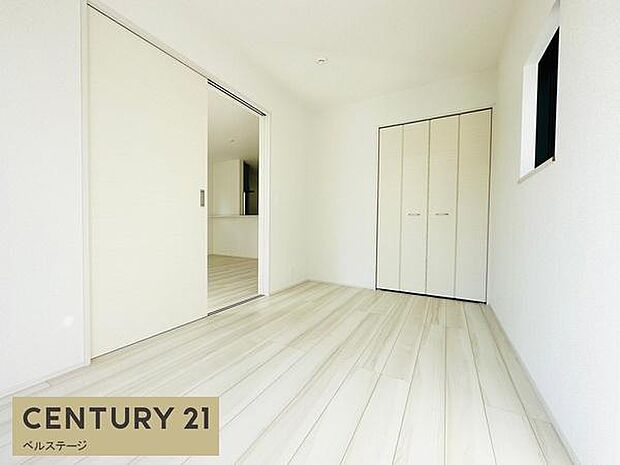 同仕様 全室収納付き、片付け簡単!