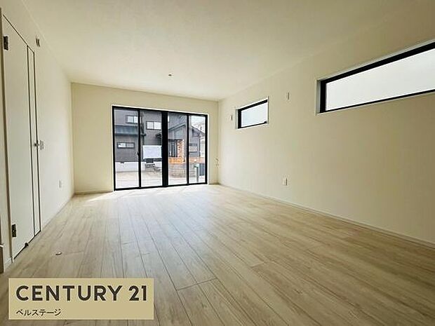 開放感と品格のあるリビング空間