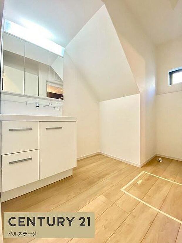 明るく清潔感のある洗面所!