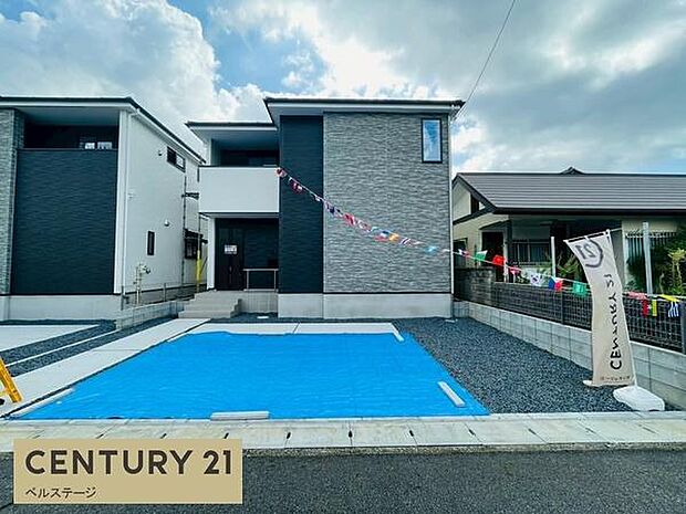 子育て世帯にも嬉しい見通し良好の前面道路