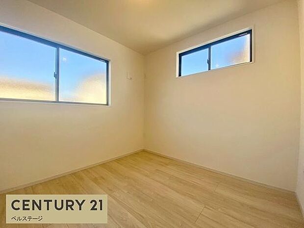 フローリングが綺麗な洋室です！