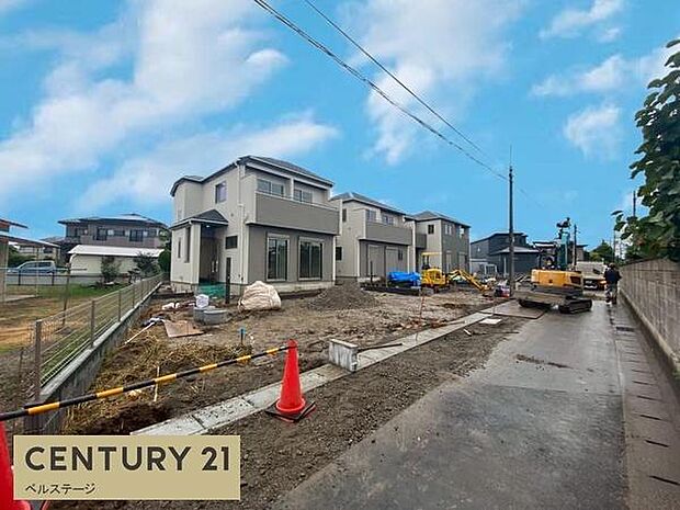 見通しの良い道路で、車の運転も安心です!