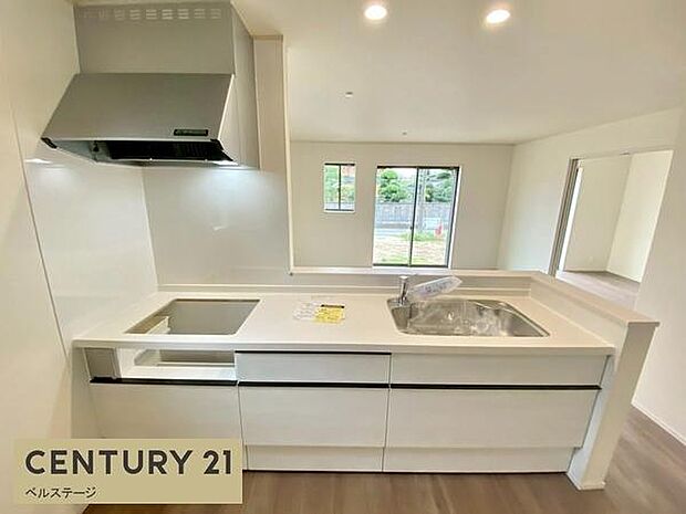 広く収納もたっぷりで料理も楽々！