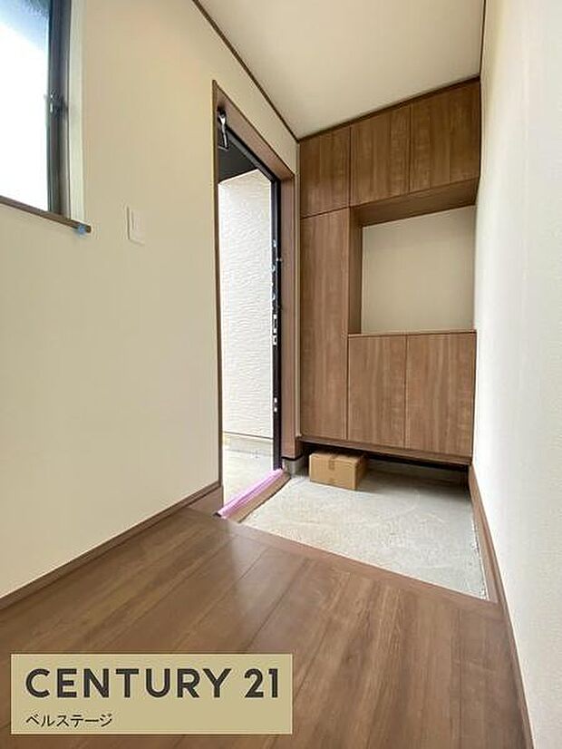 木の温もりを感じる玄関！