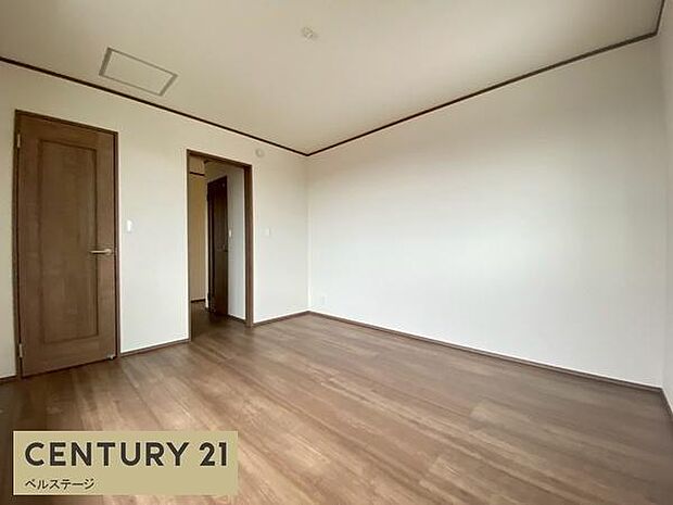 収納も付いた洋室でスッキリ！