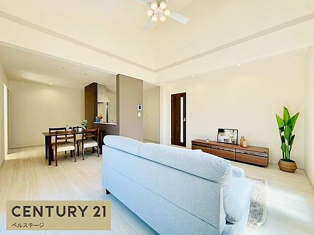 ゆったりくつろげる広々リビング！