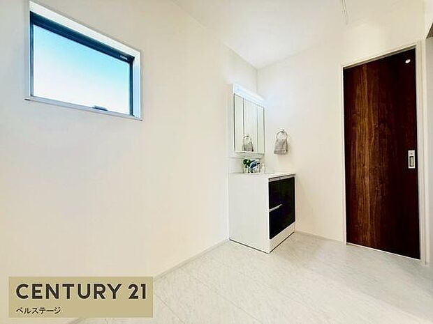 広々した清潔感のある洗面所！