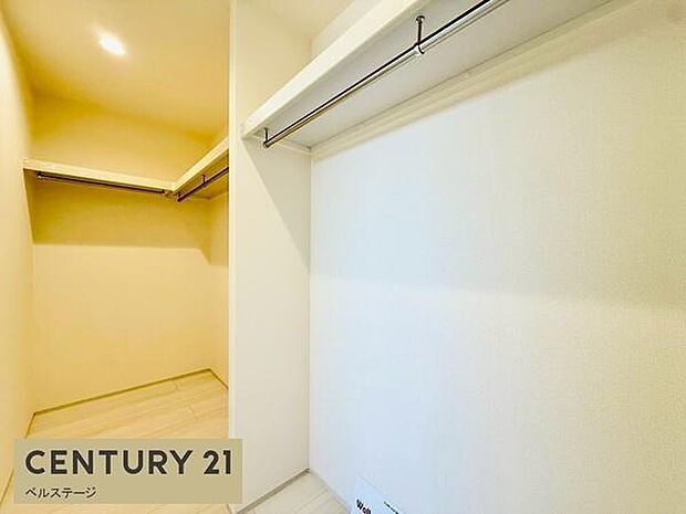 各部屋に大容量の収納があり便利です