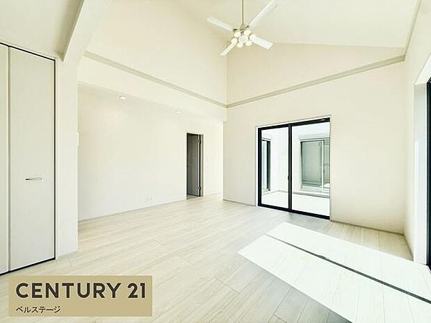 ゆったりくつろげる広々リビング！