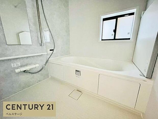 ゆったりバスルームで1日の疲れも癒せます