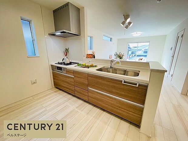 同仕様 料理しながら全体を見渡せます!