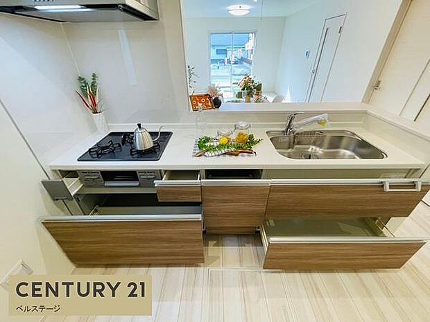 同仕様 収納スペース豊富でスッキリ!