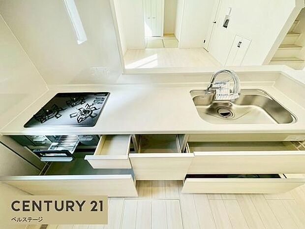 収納充実の快適キッチン！