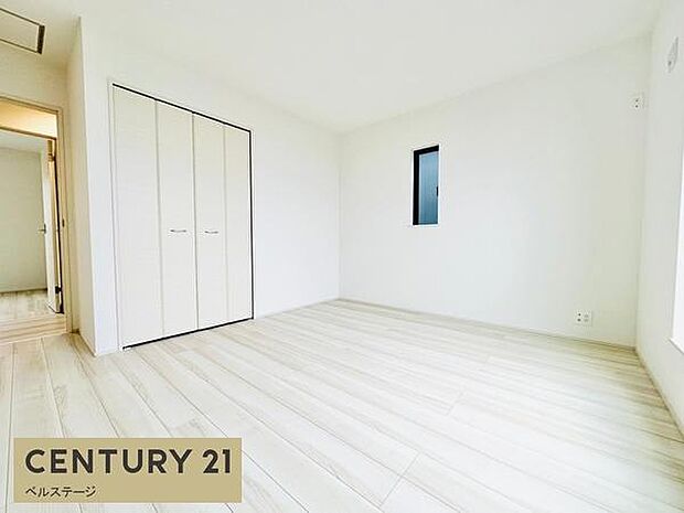 同仕様 収納が付いた洋室でお部屋スッキリ