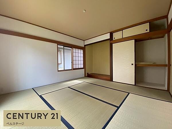 和の趣を感じる癒しのひとときを過ごす一室