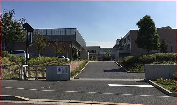 市原市立ちはら台南中学校まで409m