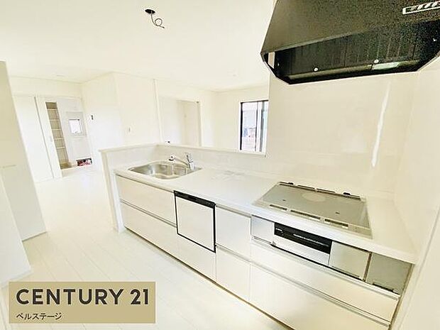 同仕様　広く収納もたっぷりで料理も楽々！