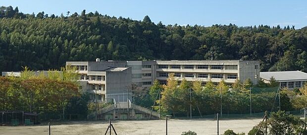 市原市立有秋中学校まで3027m