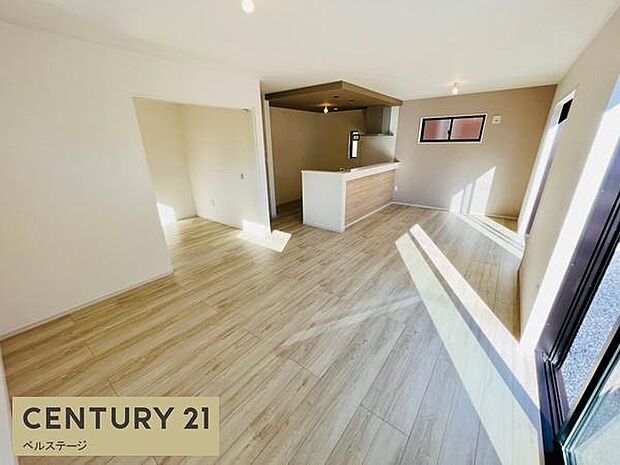 同仕様　開放感があり家族の会話も弾む空間