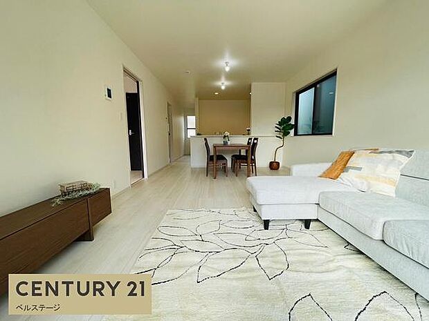 同仕様　開放感があり家族の会話も弾む空間