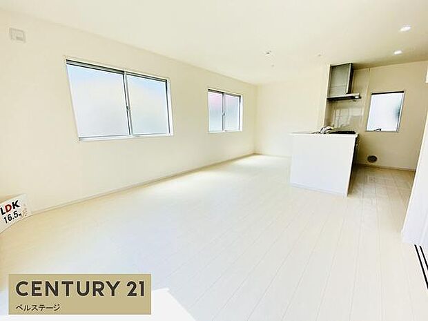 同仕様　心地よい風が通り抜けるリビング！