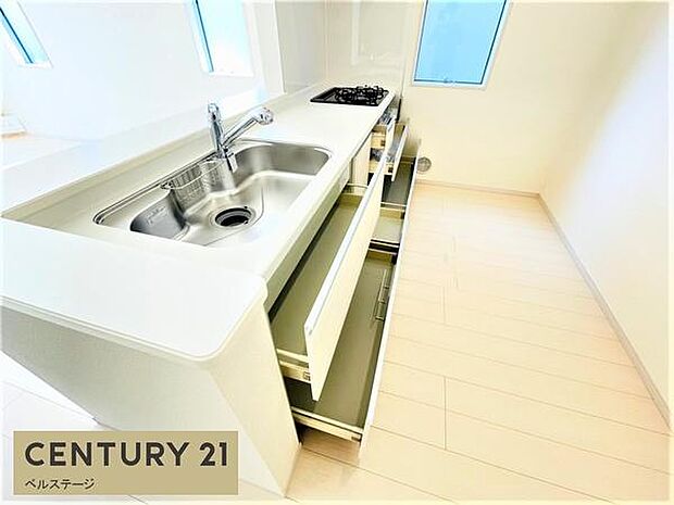 同仕様　収納スペース豊富でスッキリ!