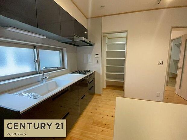 おしゃれなキッチンで気分が上がります！！