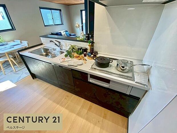 広いキッチンで楽しく料理ができます!