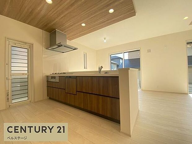 勝手口もありゴミ出しも楽ですよ！