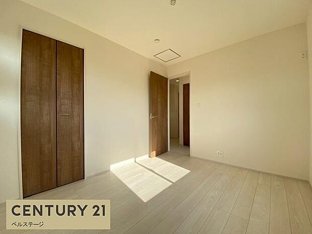 収納も付いた洋室でスッキリ！