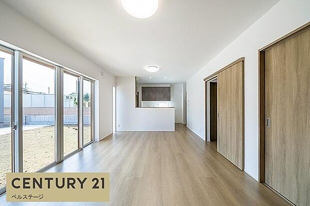 心地よい風が通り抜けるリビング！