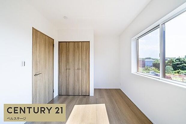 フローリングが綺麗な洋室です！