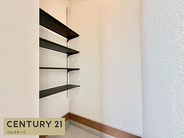 同仕様　土間収納付で玄関スッキリ！