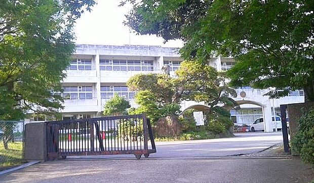 茂原市立冨士見中学校まで2656m