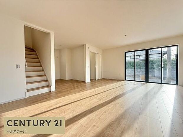 心地よい風が通り抜けるリビング!