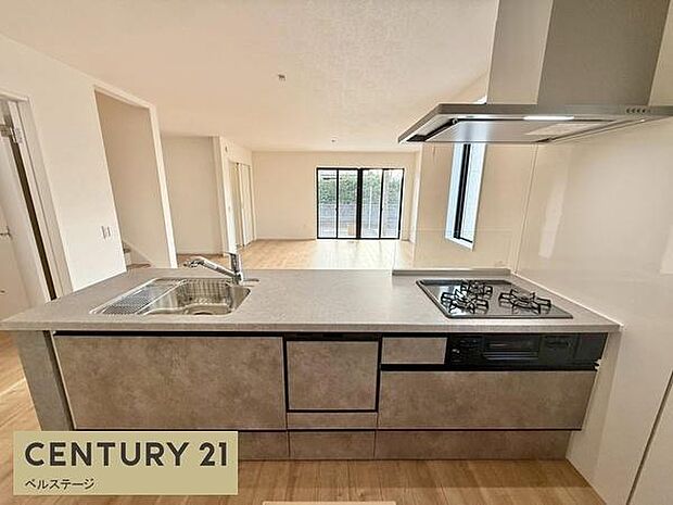 料理しながらリビング全体見渡せる!