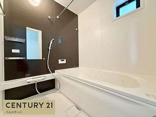 ゆったりバスルームで1日の疲れも癒せます