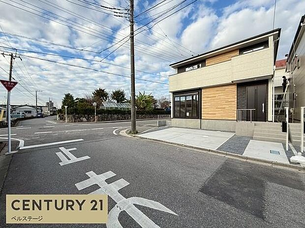 ゆとりの前面道路で出入りもスムーズです!